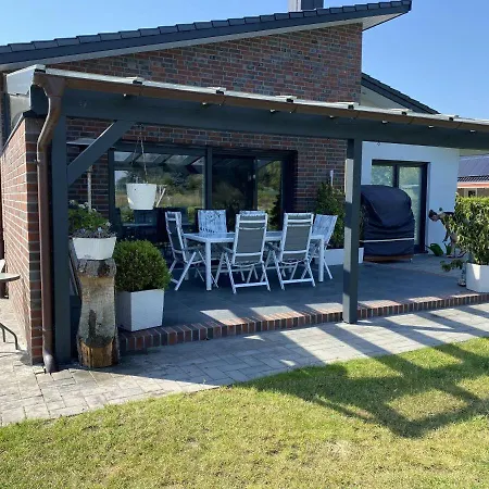 Weitblick-mit-kind-und-hund *