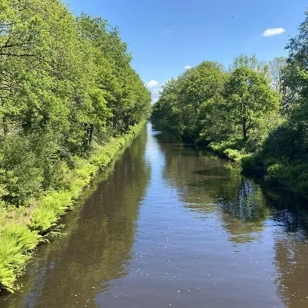 Weitblick-mit-kind-und-hund *