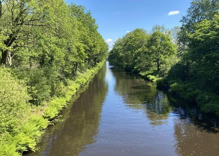 Weitblick-mit-kind-und-hund *